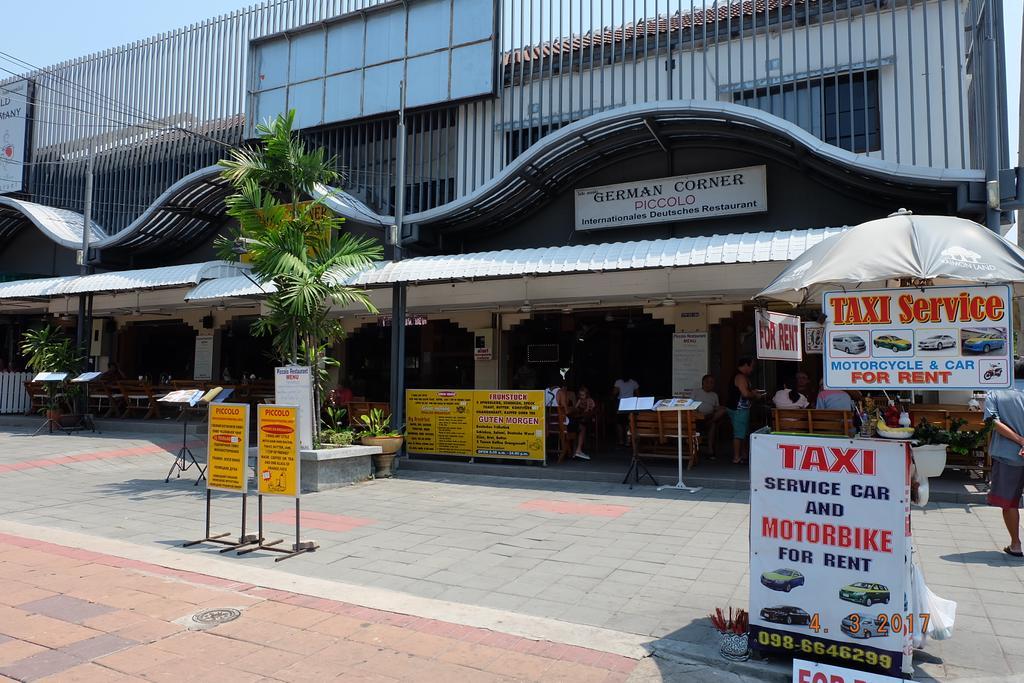 Piccolo Restaurant And Guest House Pattaya Exterior photo